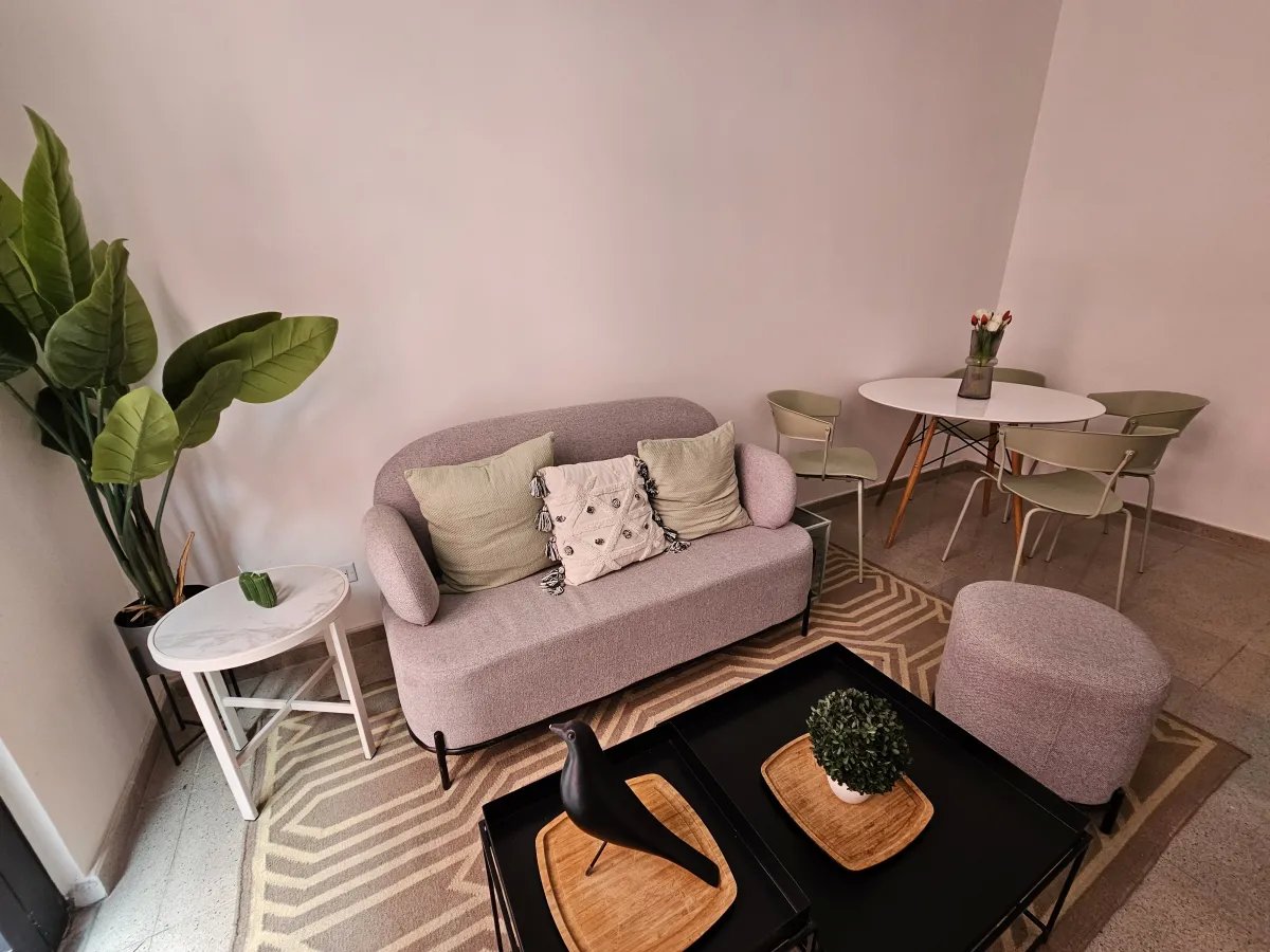 Apartment For Sale in Santa Ana