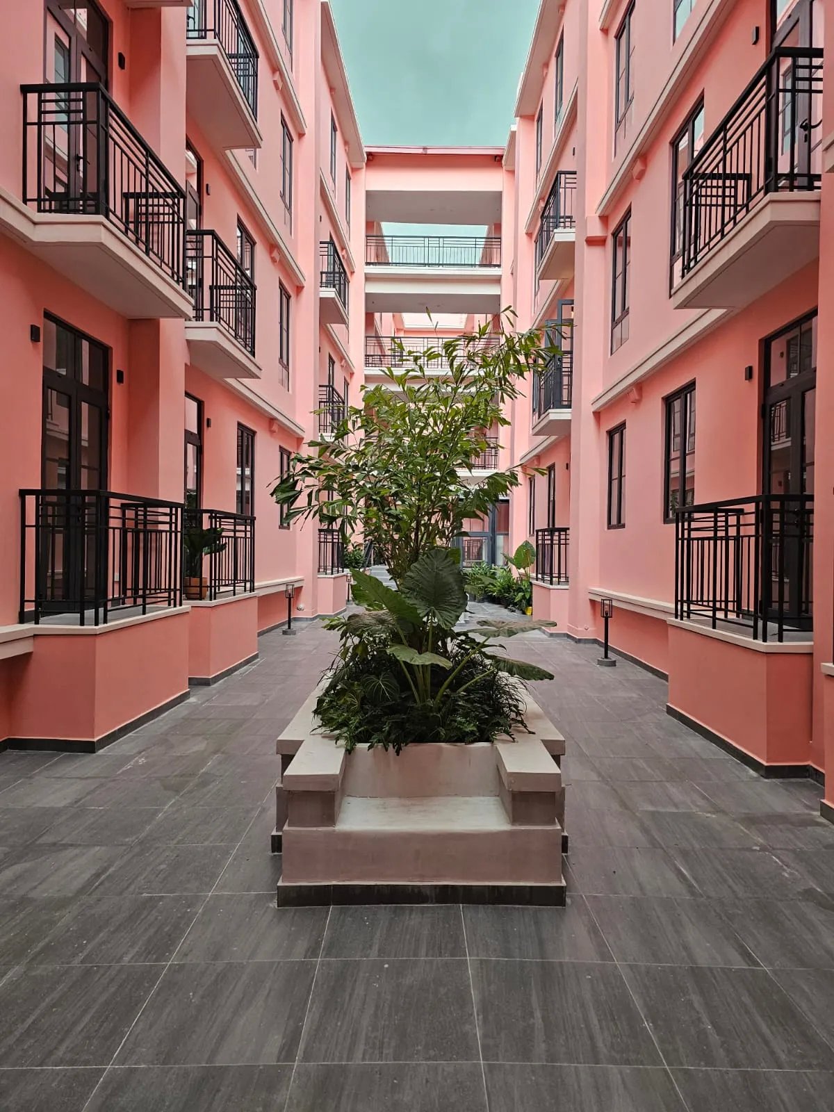 Apartment For Sale in Santa Ana