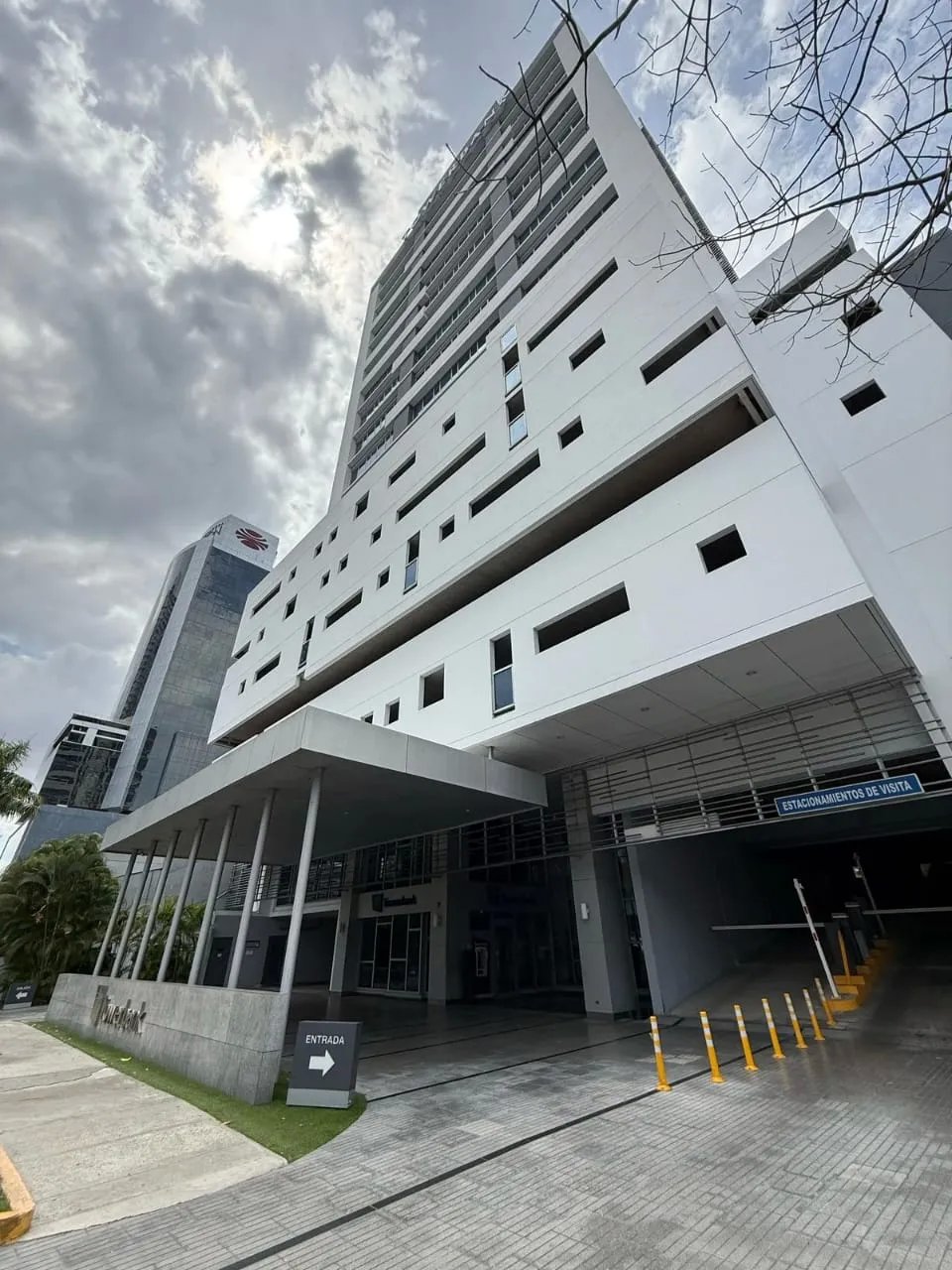 Venta de Oficina Comercial en PH Torre Centenario  Parque Lefevre / C...