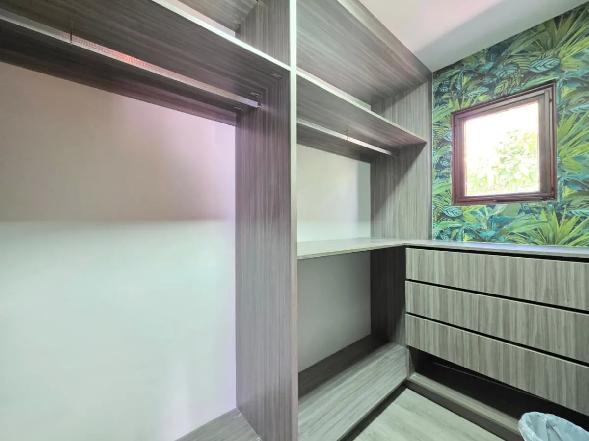 Single Family Detached For Sale in BRISAS DEL GOLF