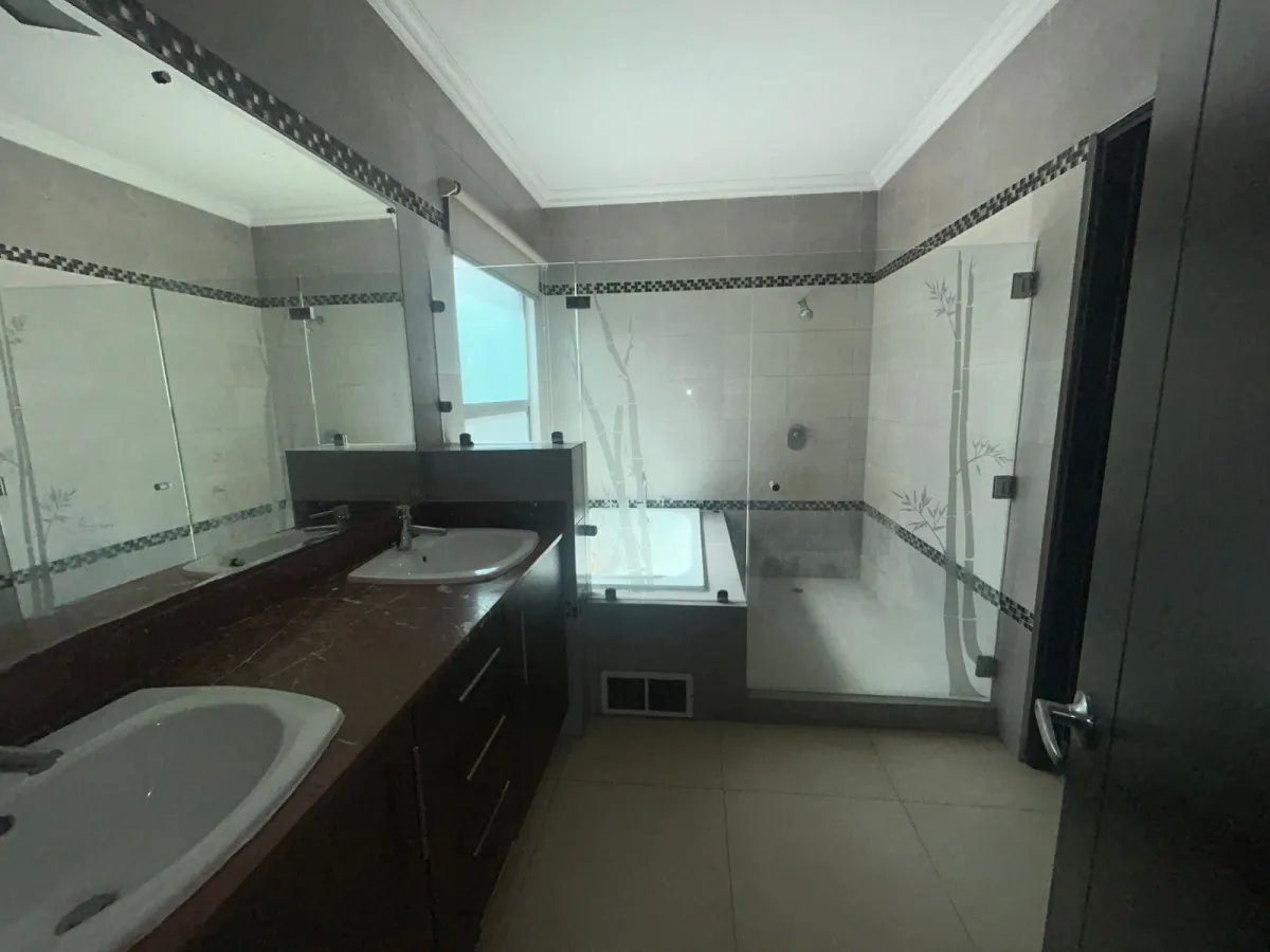 Venta de casa en Dorado Village Condado Del Rey