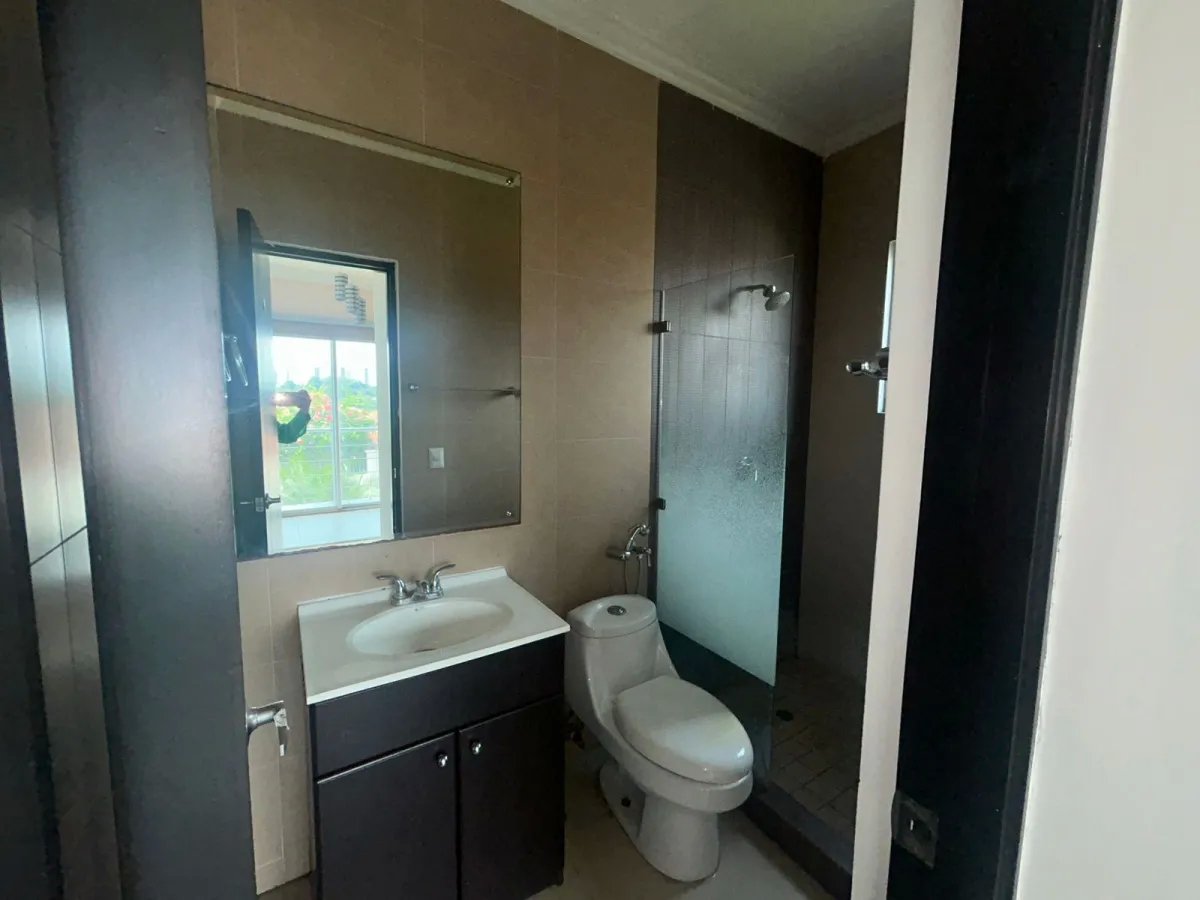 Venta de casa en Dorado Village Condado Del Rey