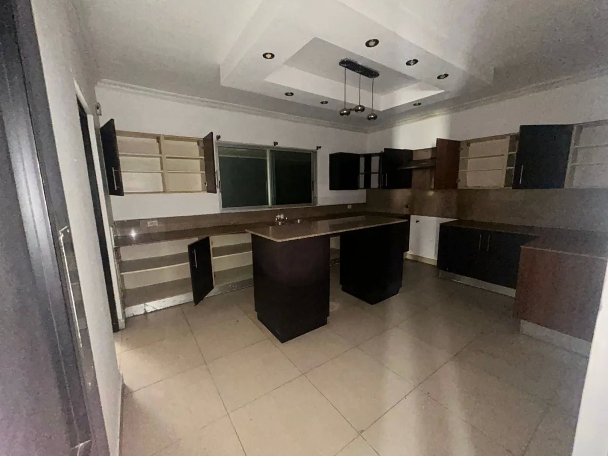 Venta de casa en Dorado Village Condado Del Rey