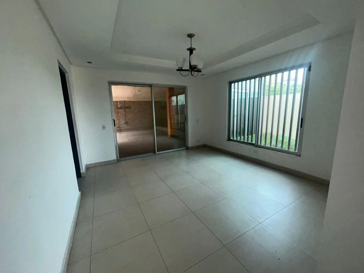 Venta de casa en Dorado Village Condado Del Rey