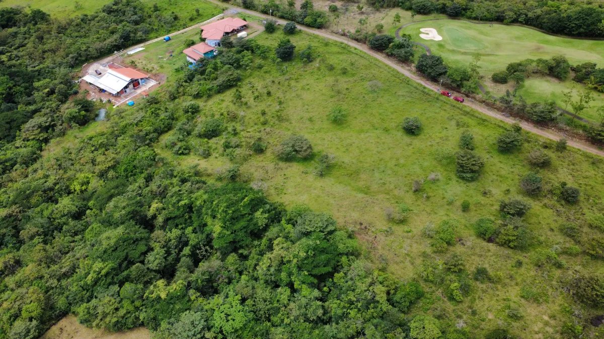 Scenic One-Hectare Homesite Near Boquete and Lucero Golf Club