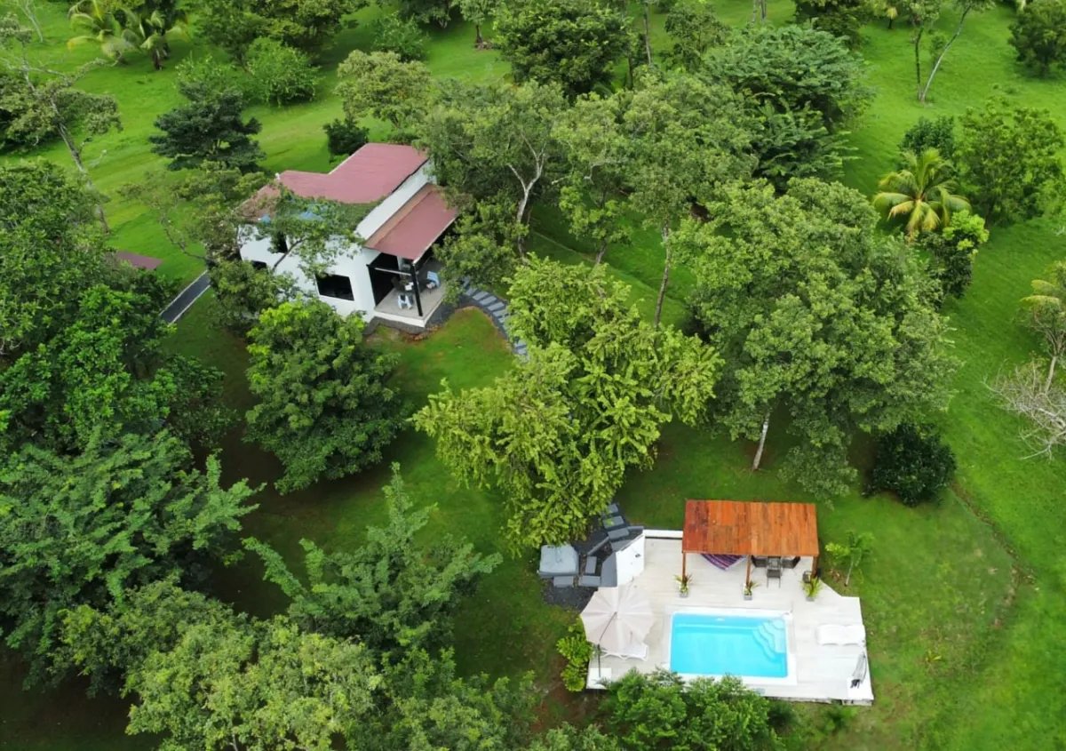 Vacation Home For Sale in Lago Bay, Lagartero, Hicaco, Sona, Veraguas