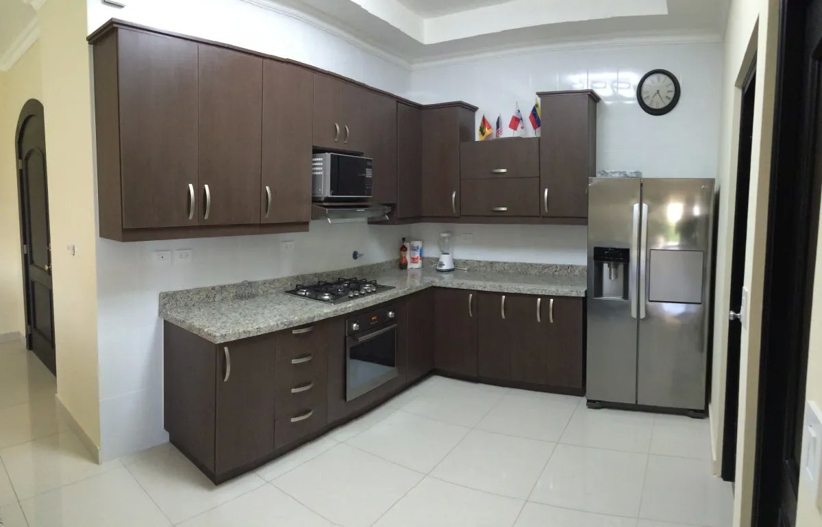 VENDO CASA TOTALMENTE AMOBLADA Y EQUIPADA  HACIENDA PACÍFICA, SAN CARLOS