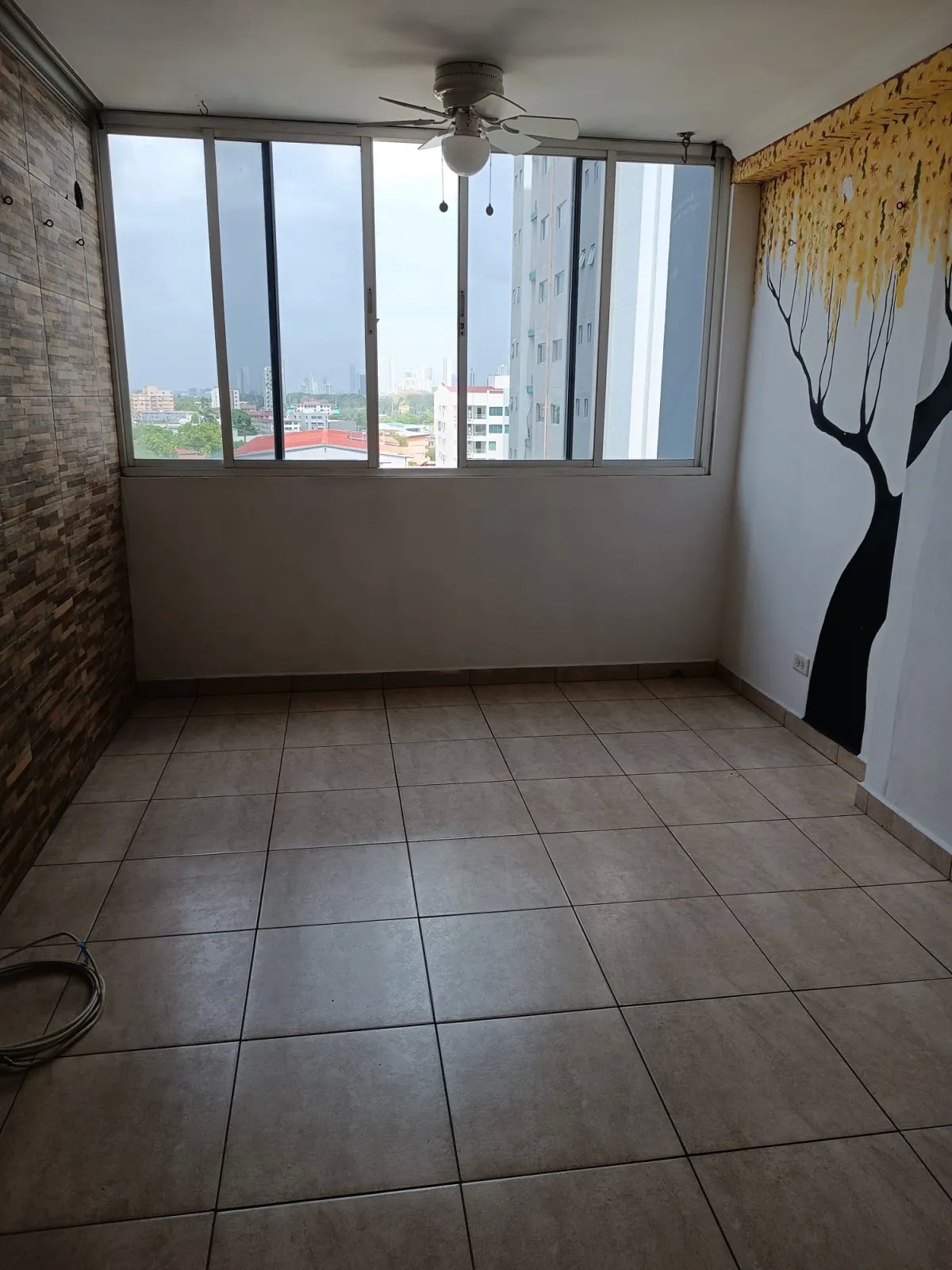 Apartment For Rent in Calle 81 Este