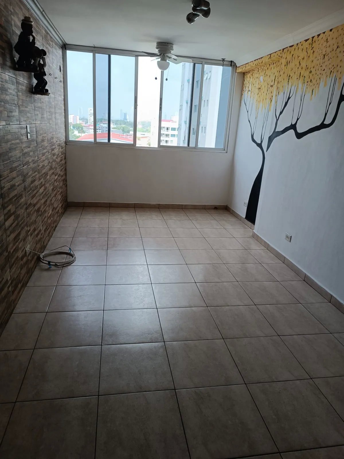 Apartment For Rent in Calle 81 Este