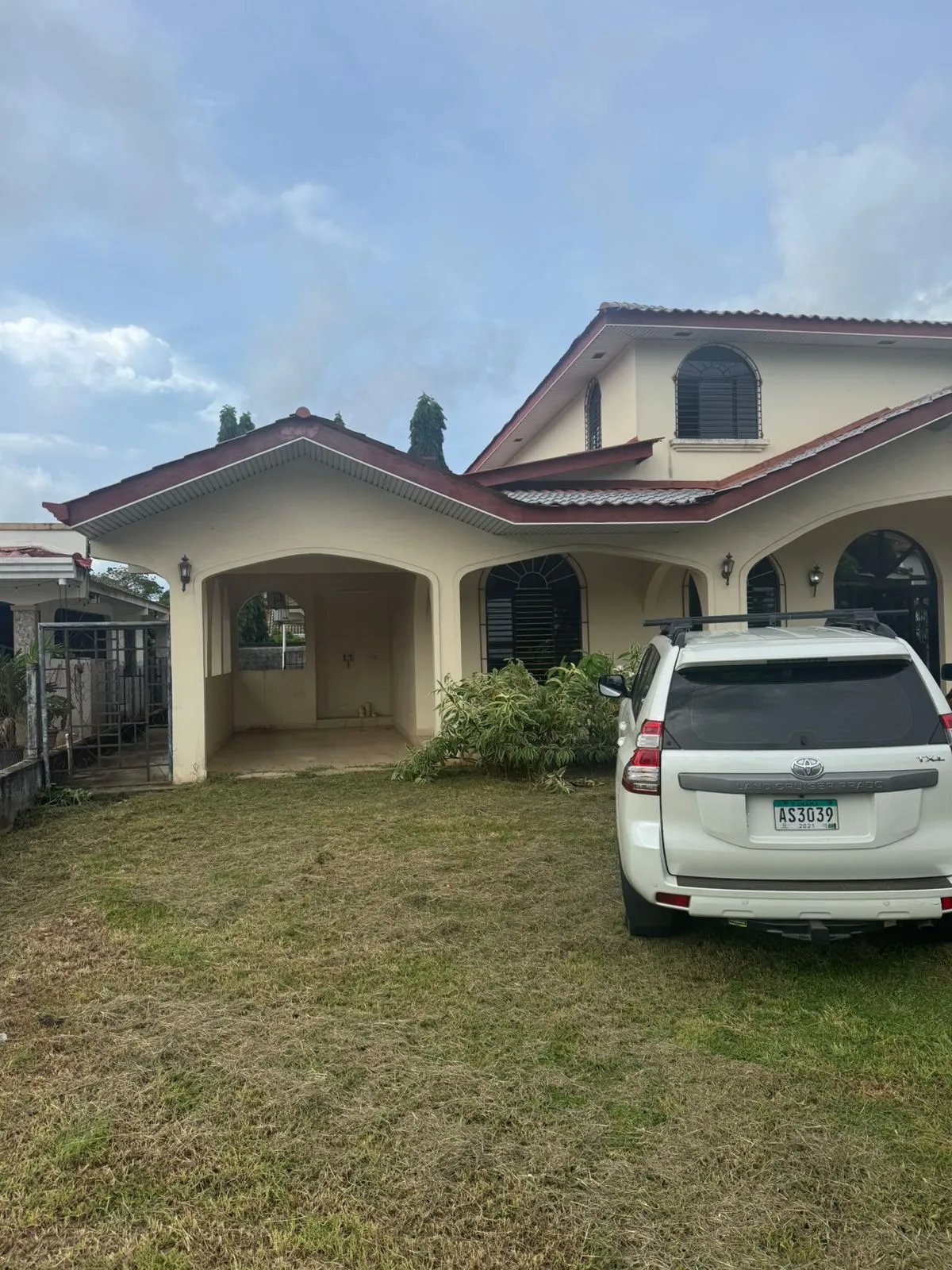 Se Vende: Espaciosa Casa de 650 m2 de Construccion.