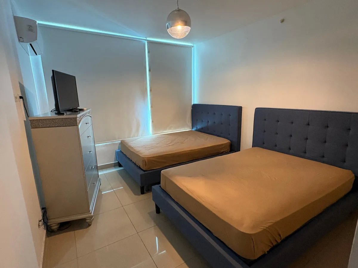 Alquiler apartamento amoblado PH Top Tower