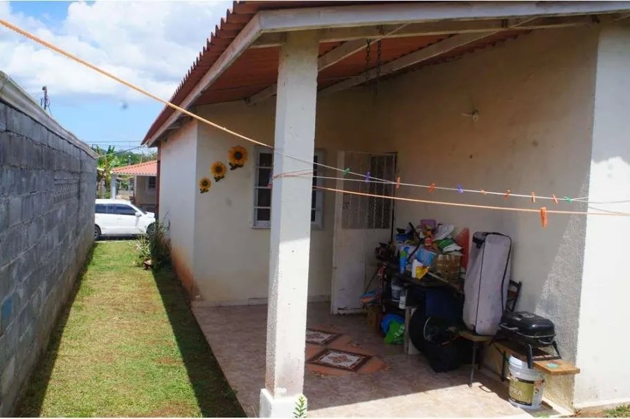 Single Family Detached For Sale in Barrio Colòn