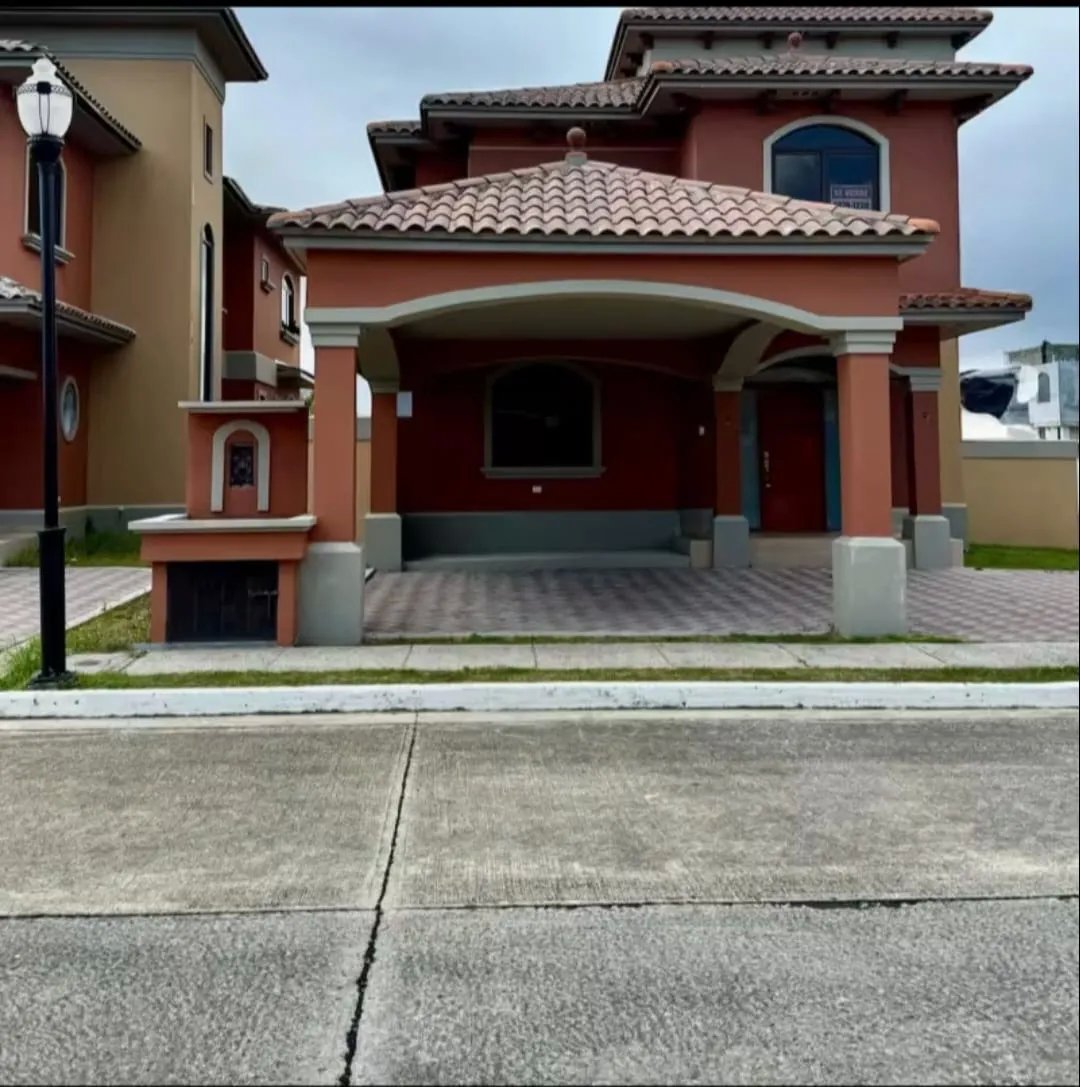 Venta de Casa Vacía en Costa Sur, Juan Díaz