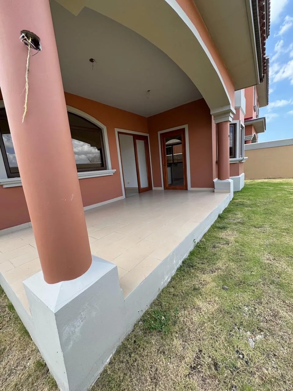 Apartment For Sale in Costa Sur