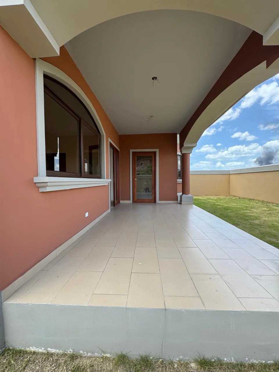 Apartment For Sale in Costa Sur