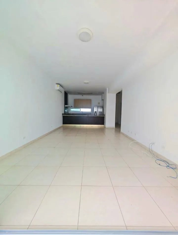 Apartment For Sale in Coco del Mar