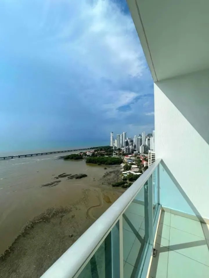 Apartment For Sale in Coco del Mar