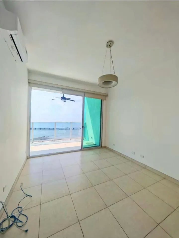 Apartment For Sale in Coco del Mar