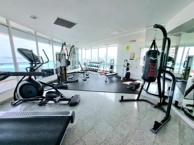 Venta de Apartamento Vacío en Ave. Balboa, Panamá