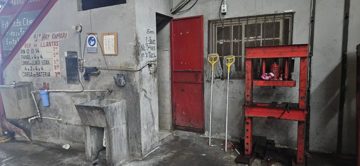 Business For Sale in Santa Ana, Calle Estudiate, Ancón