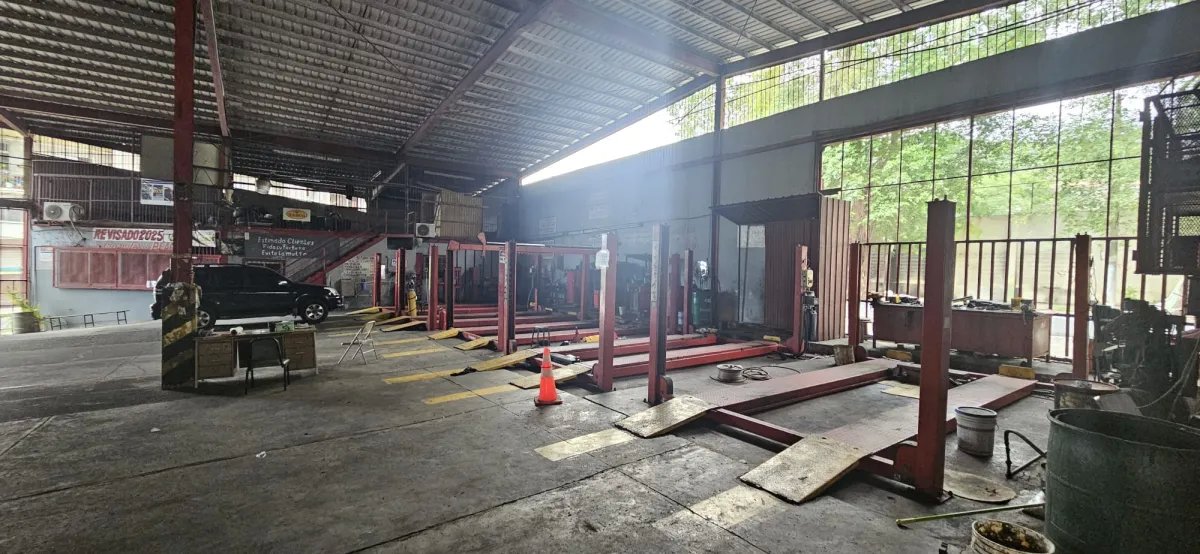 Business For Sale in Santa Ana, Calle Estudiate, Ancón