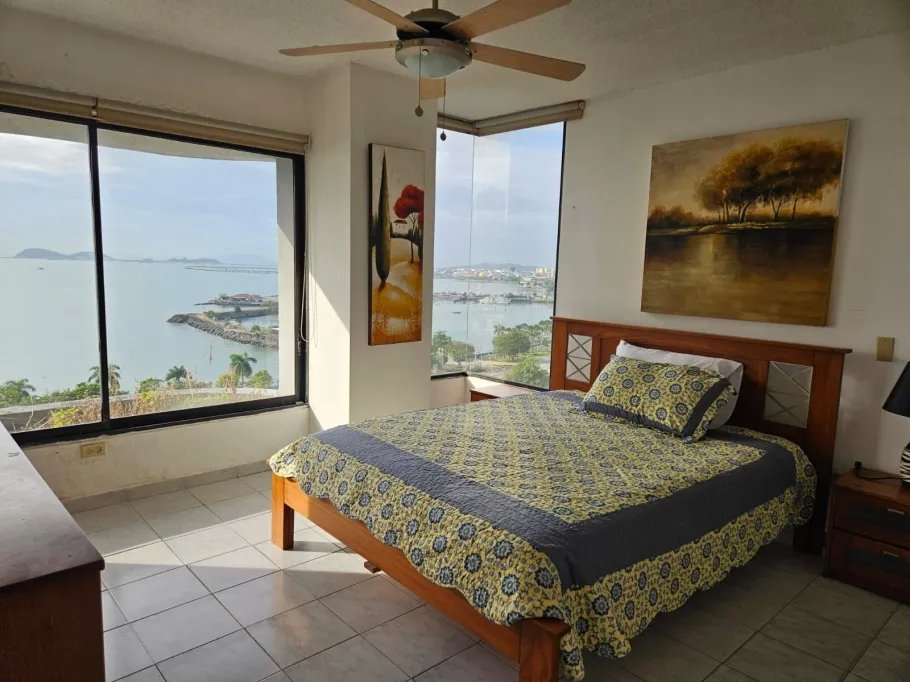I rent a furnished apartment with a sea view