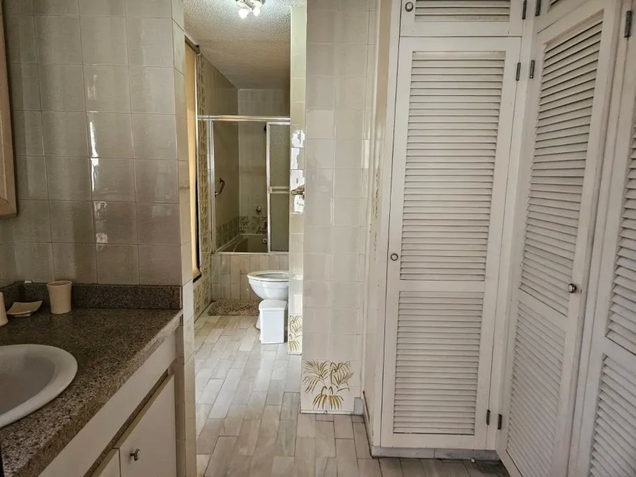I rent a furnished apartment with a sea view
