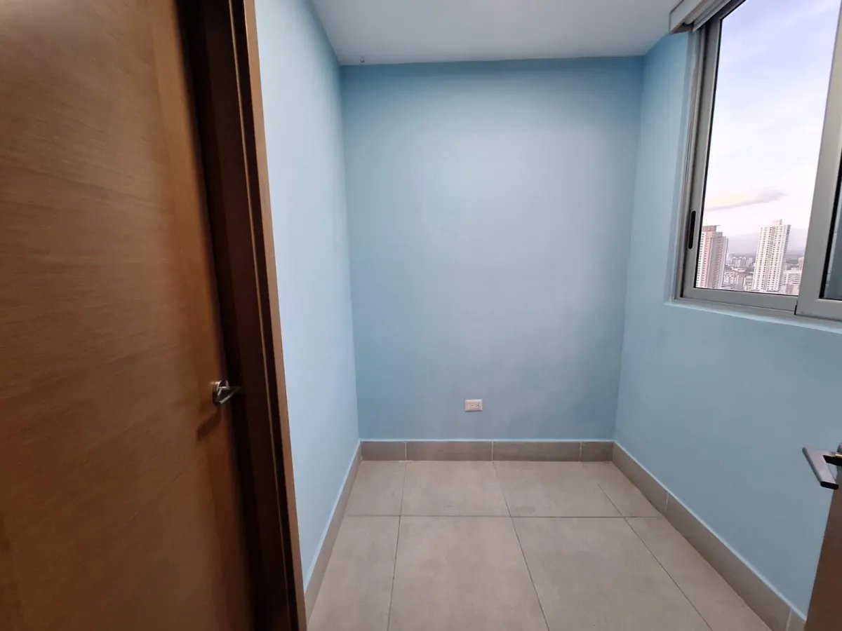 Apartment For Rent in Calle Abel Bravo