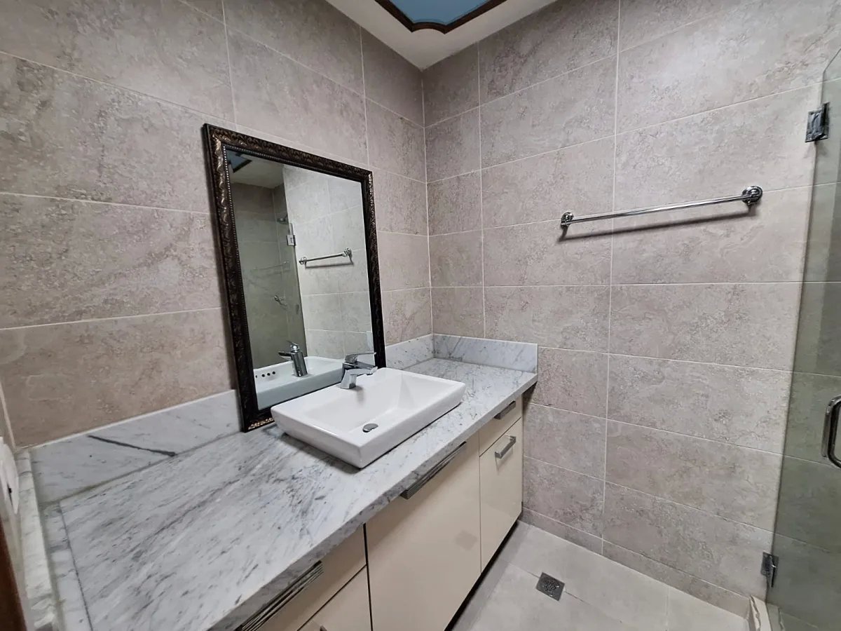 Apartment For Rent in Calle Abel Bravo