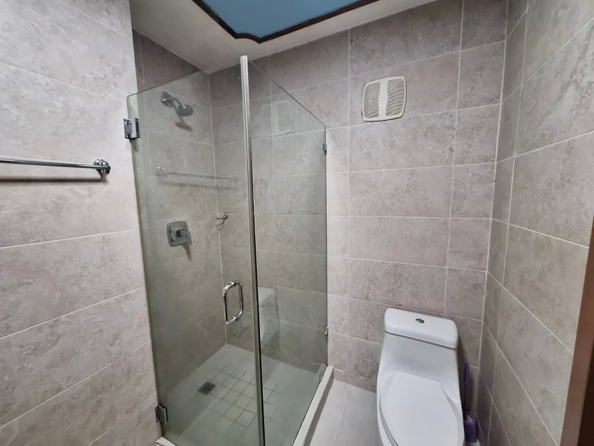 Apartment For Rent in Calle Abel Bravo