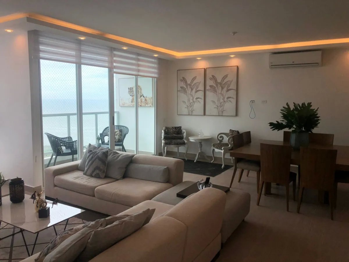 Alquiler de apartamento amoblado en Costa del Este, Panamá