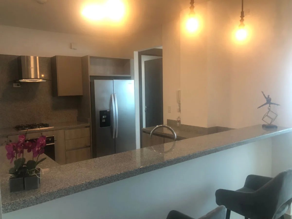 Alquiler de apartamento amoblado en Costa del Este, Panamá