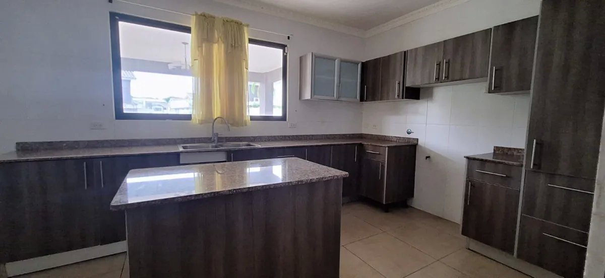 Single Family Detached For Sale in Brisas del Golf