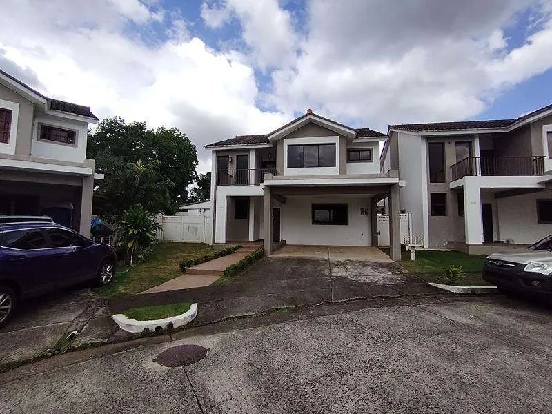 Venta de Casa en PH Mont Blanc  Brisas del Golf