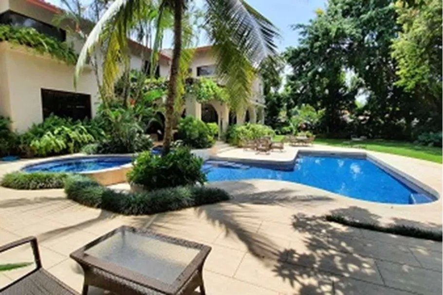 Venta de casa en Altos del Golf