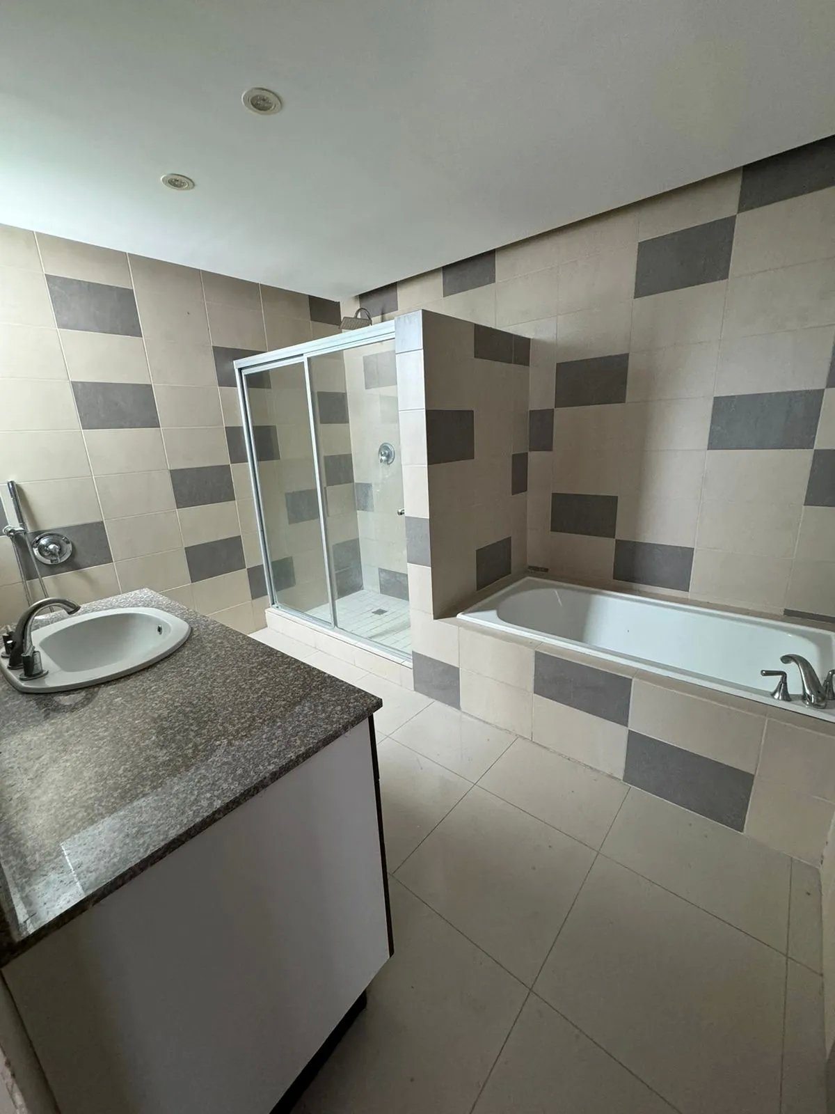 Apartment For Sale in Punta Paitilla
