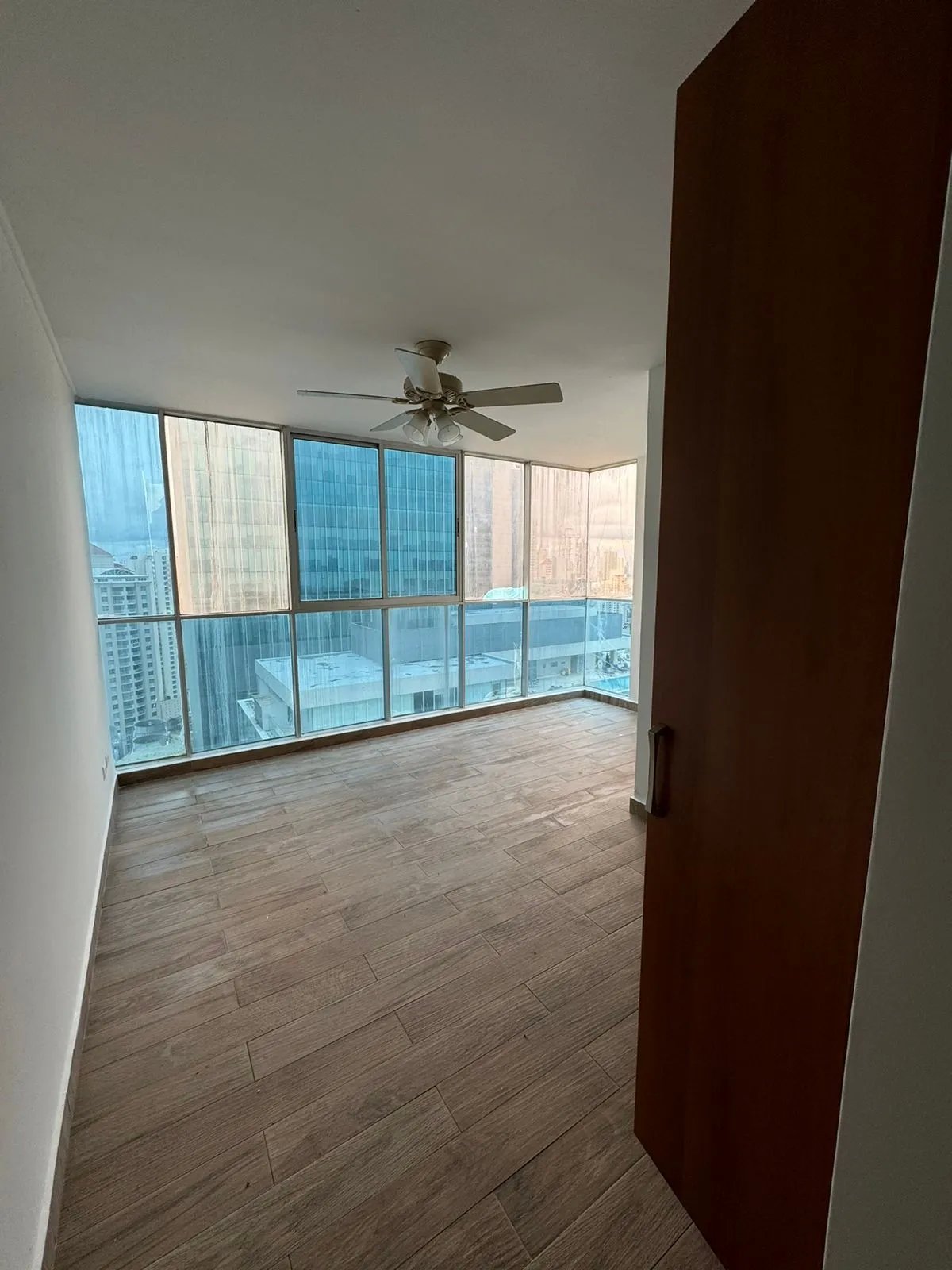 Apartment For Sale in Punta Paitilla
