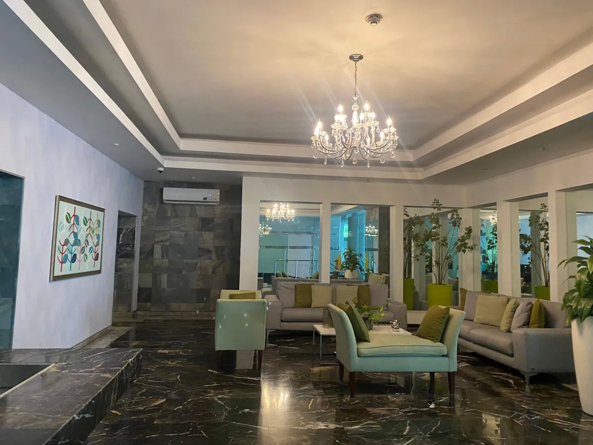 Venta de Penthouse con Línea Blanca en Marbella, Panamá