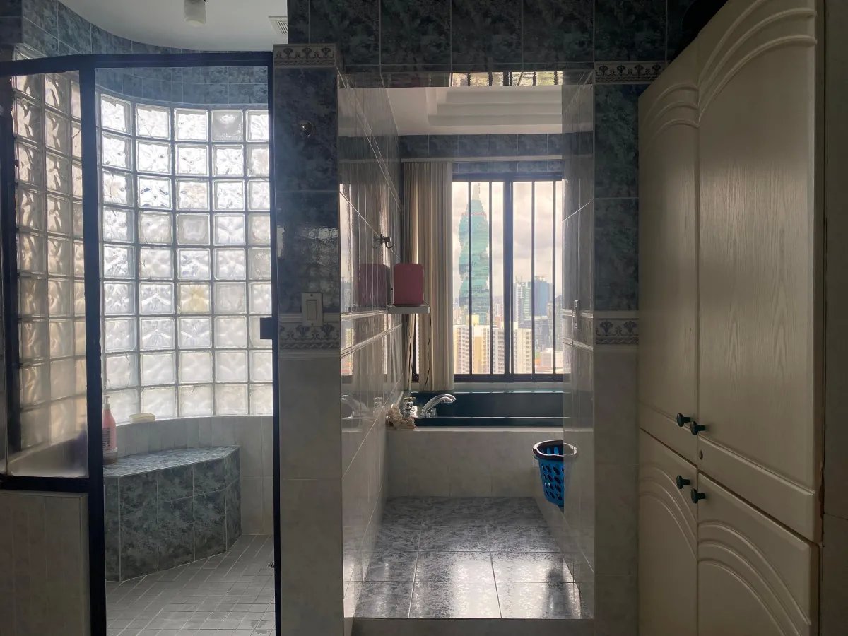 Venta de Penthouse con Línea Blanca en Marbella, Panamá