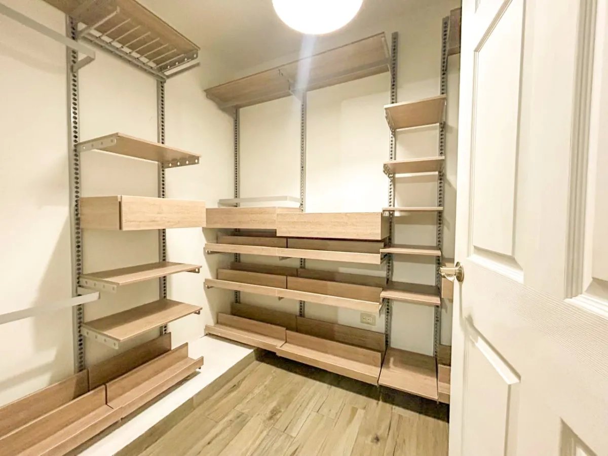 Apartment For Sale in San Francisco
