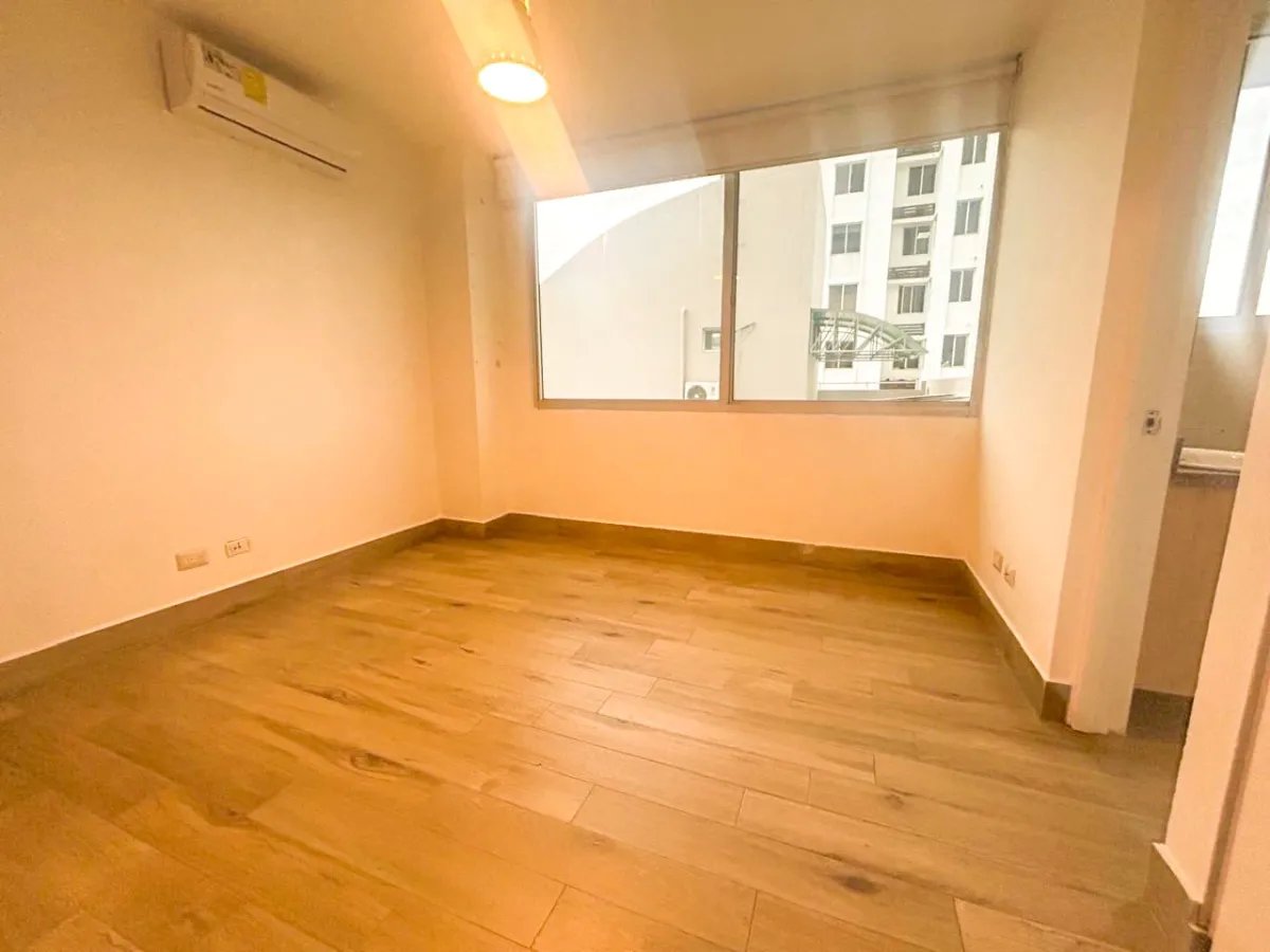 Apartment For Sale in San Francisco