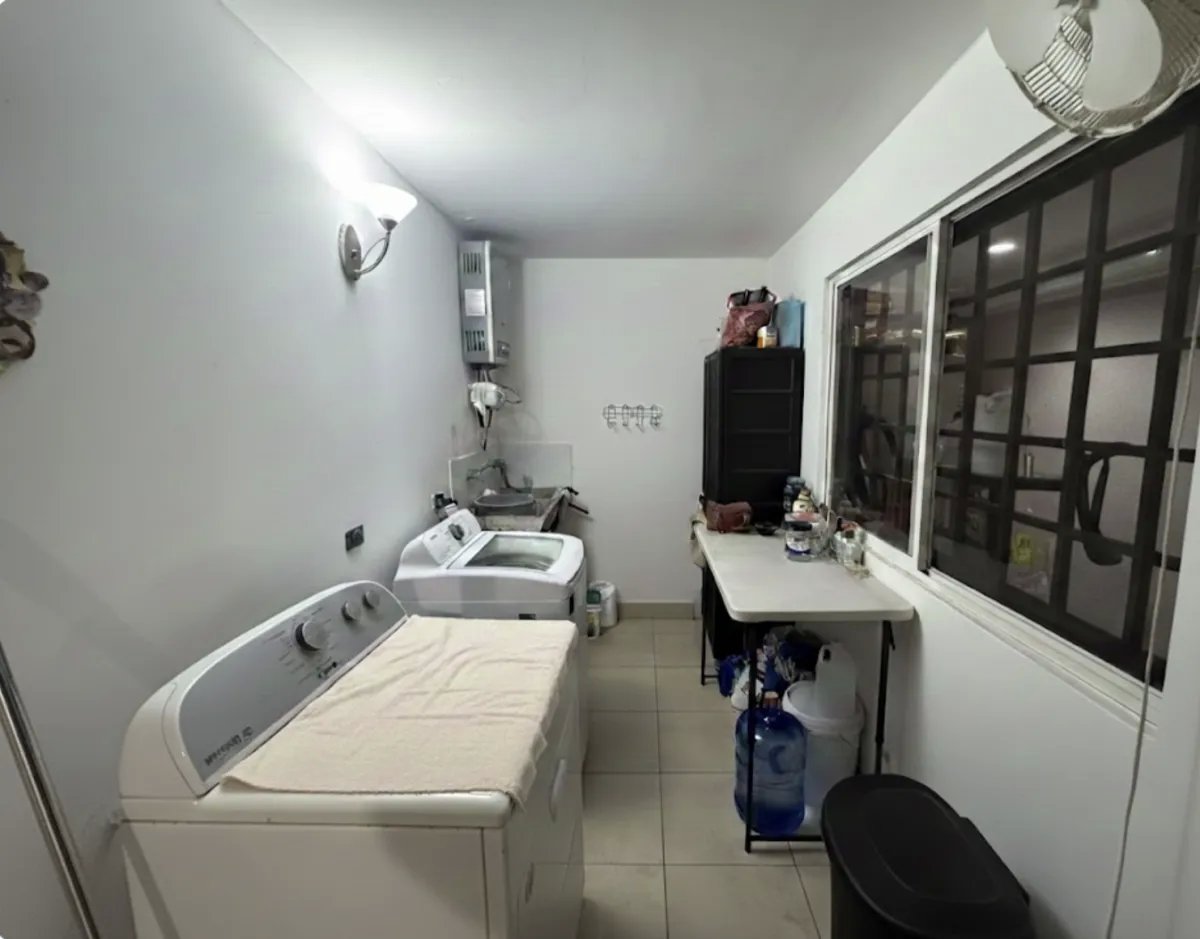 Duplex For Sale in Venta de casa en PH Villa Tiber, Villas del Golf
