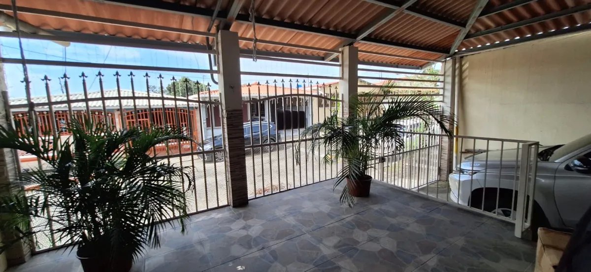 Casa en Venta Urb. Jardines de Sevilla, Las Cumbres