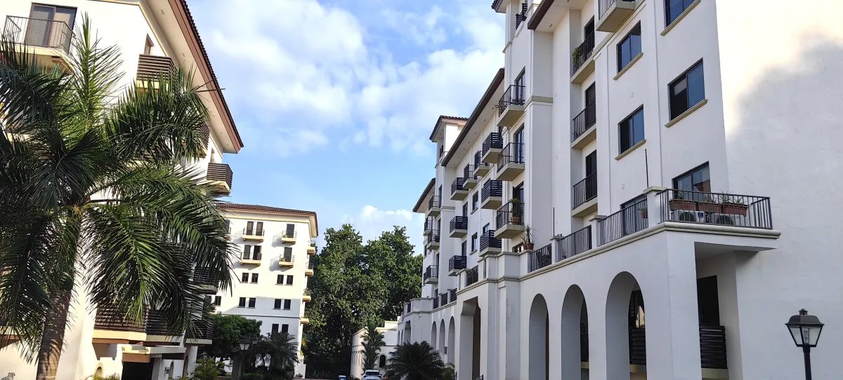 Alquiler de Apartamento Amoblado en Embassy Village