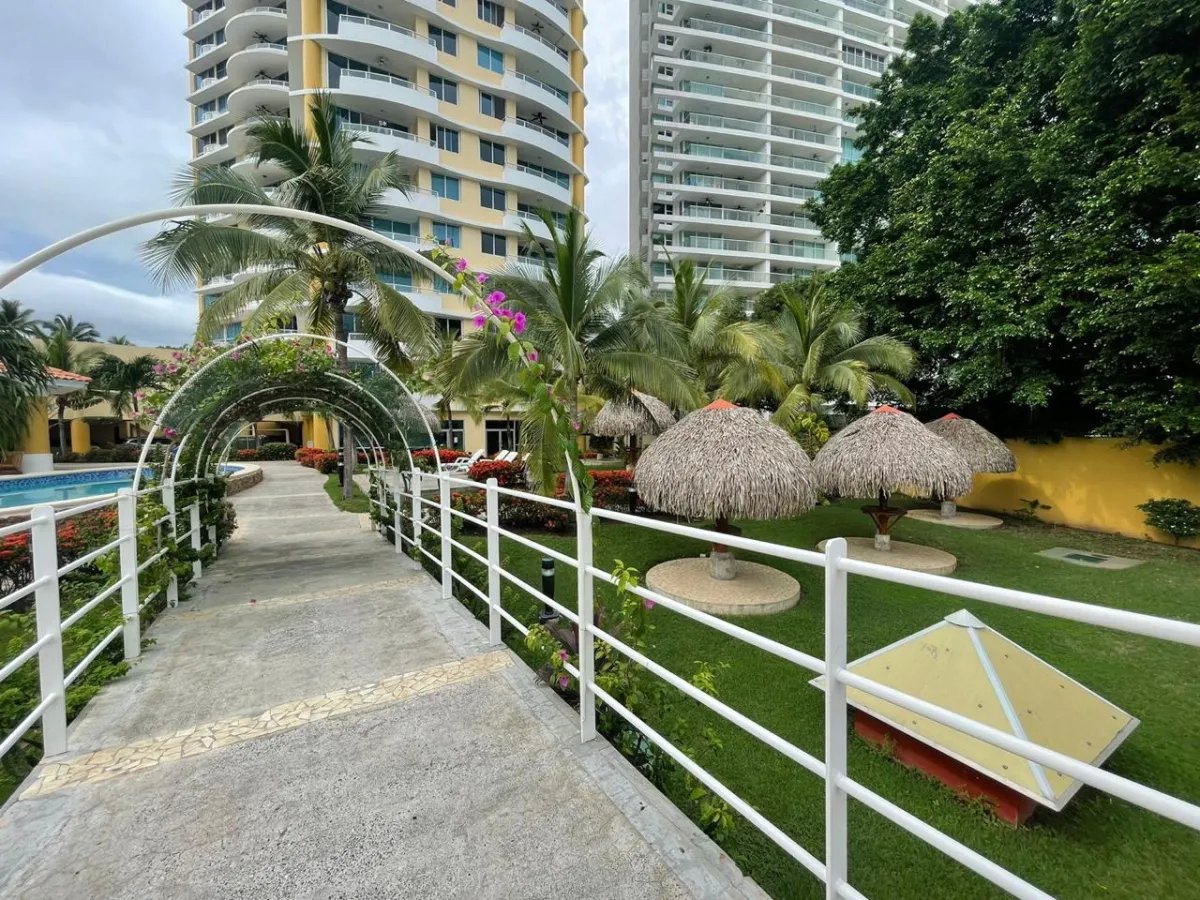 VENDO APARTAMENTOS EN PH. PLAYA SERENA