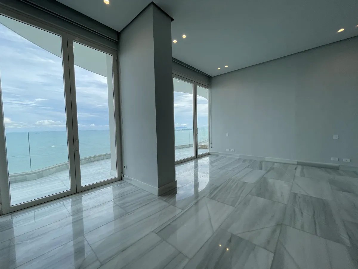 Venta Penthouse en The Towers Punta Paitilla