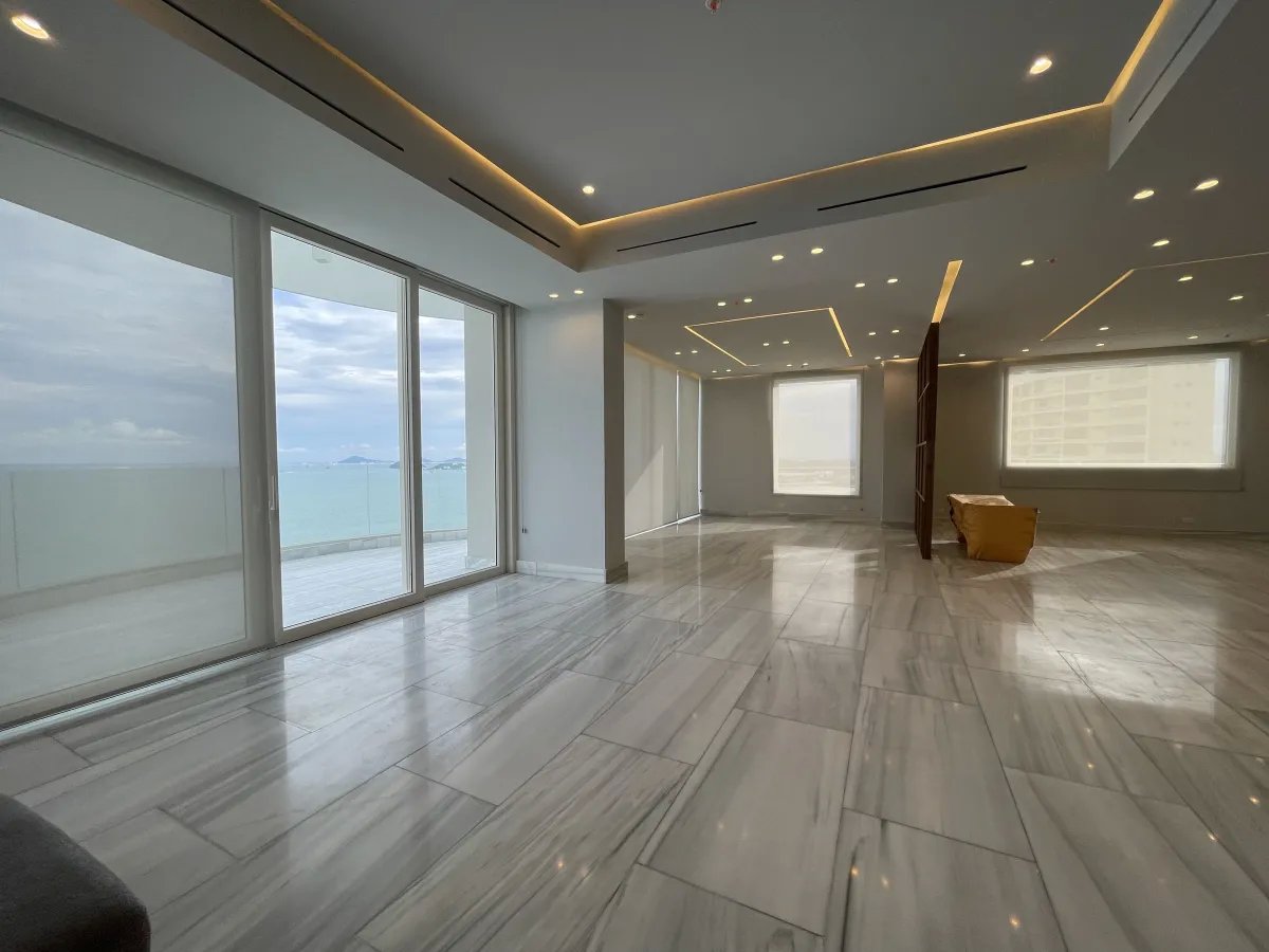 Venta Penthouse en The Towers Punta Paitilla