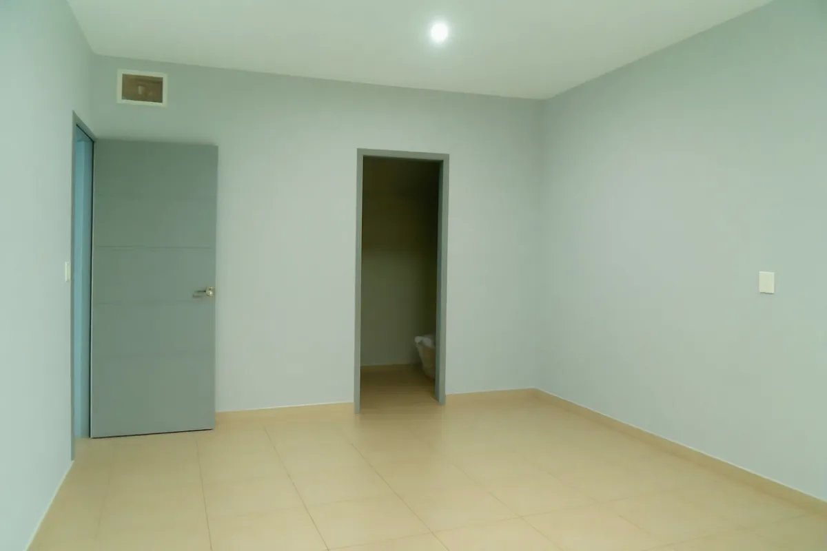 Hermoso Apartamento con Vista al Mar en Venta/Beautiful Apartment for Sale with Ocean View
