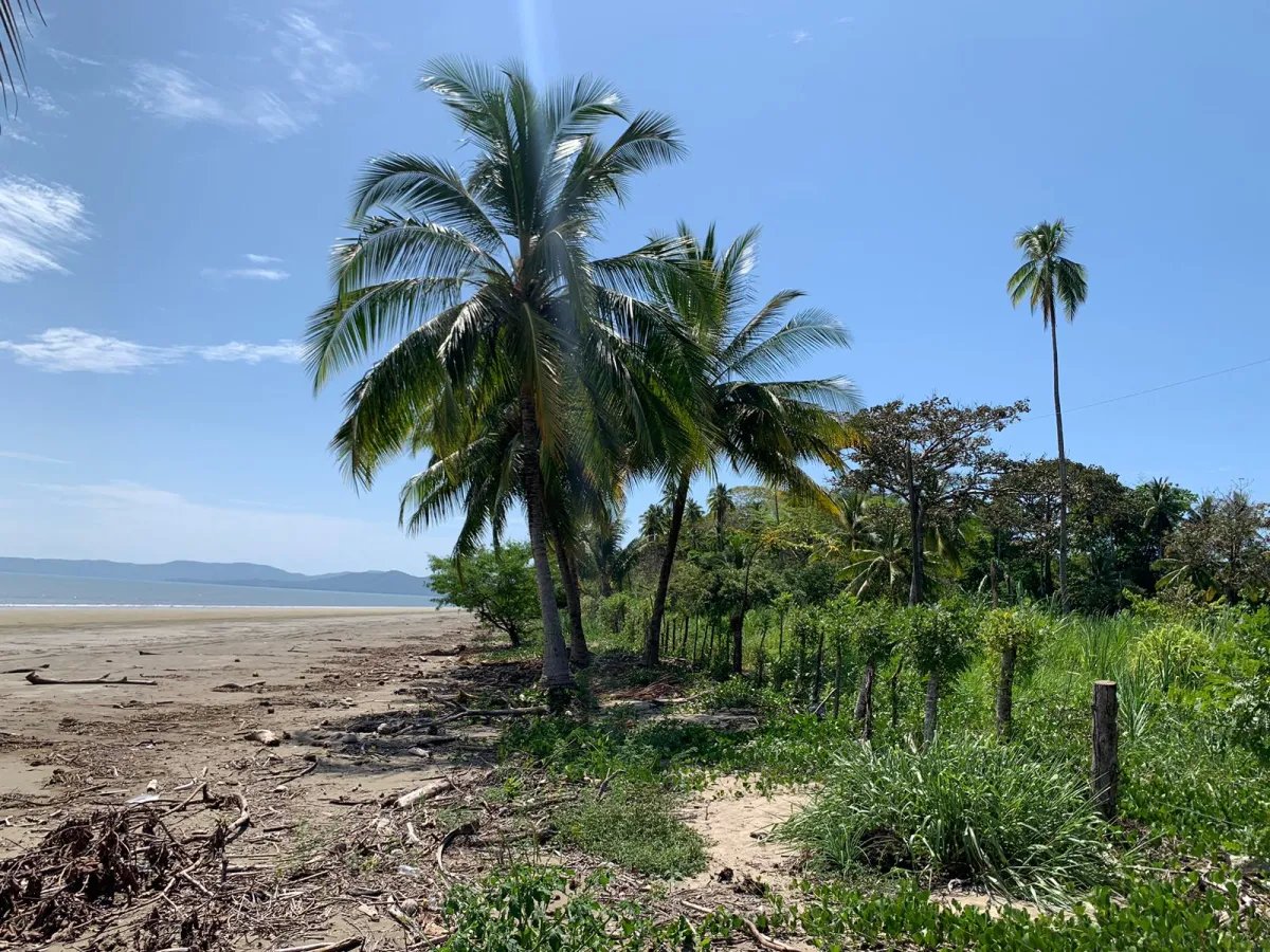 For Sale: Property at Hicaco Beach Right on the Beach.