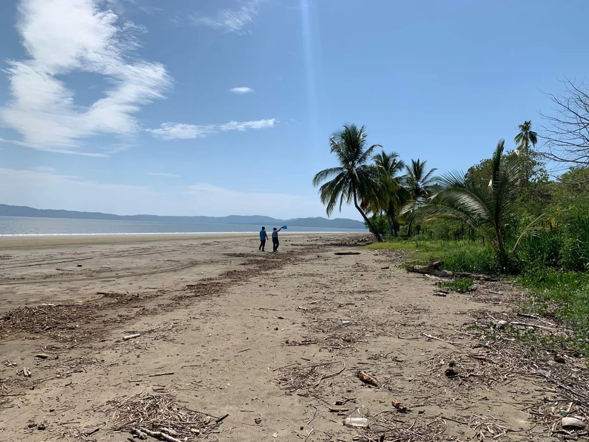 For Sale: Property at Hicaco Beach Right on the Beach.